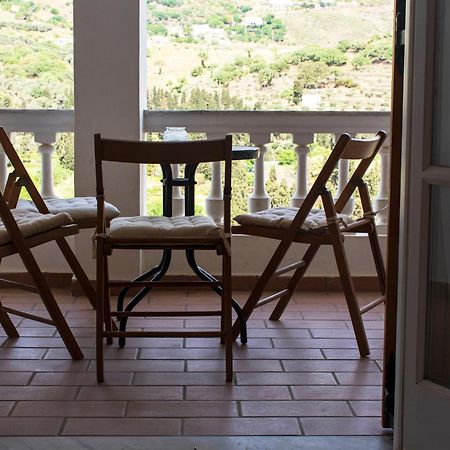 Апартаменты Eleni'S Seaview House Андрос Экстерьер фото